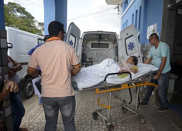 Caos na saúde de Poções faz paciente esperar 9 horas por ambulância